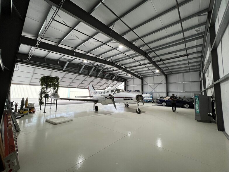 2730 Airport Dr, North Las Vegas, NV à vendre - Photo intérieure – Image 3 sur 13