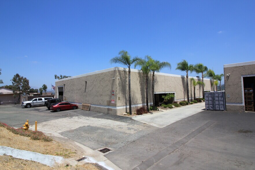 1440-1450 Hill St, El Cajon, CA à louer - Photo de l’immeuble – Image 2 sur 8