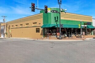 Plus de détails pour 421 W Main St. & 110 N Wayne Ave – Bureau à vendre, Waynesboro, VA