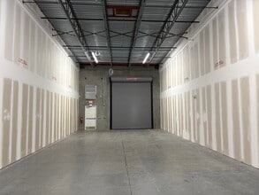 7906 Kingspointe Pky, Orlando, FL à louer Photo intérieure– Image 2 sur 5