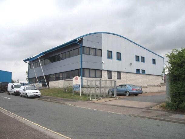30 Wharfedale Rd, Ipswich à louer - Photo principale – Image 1 sur 1