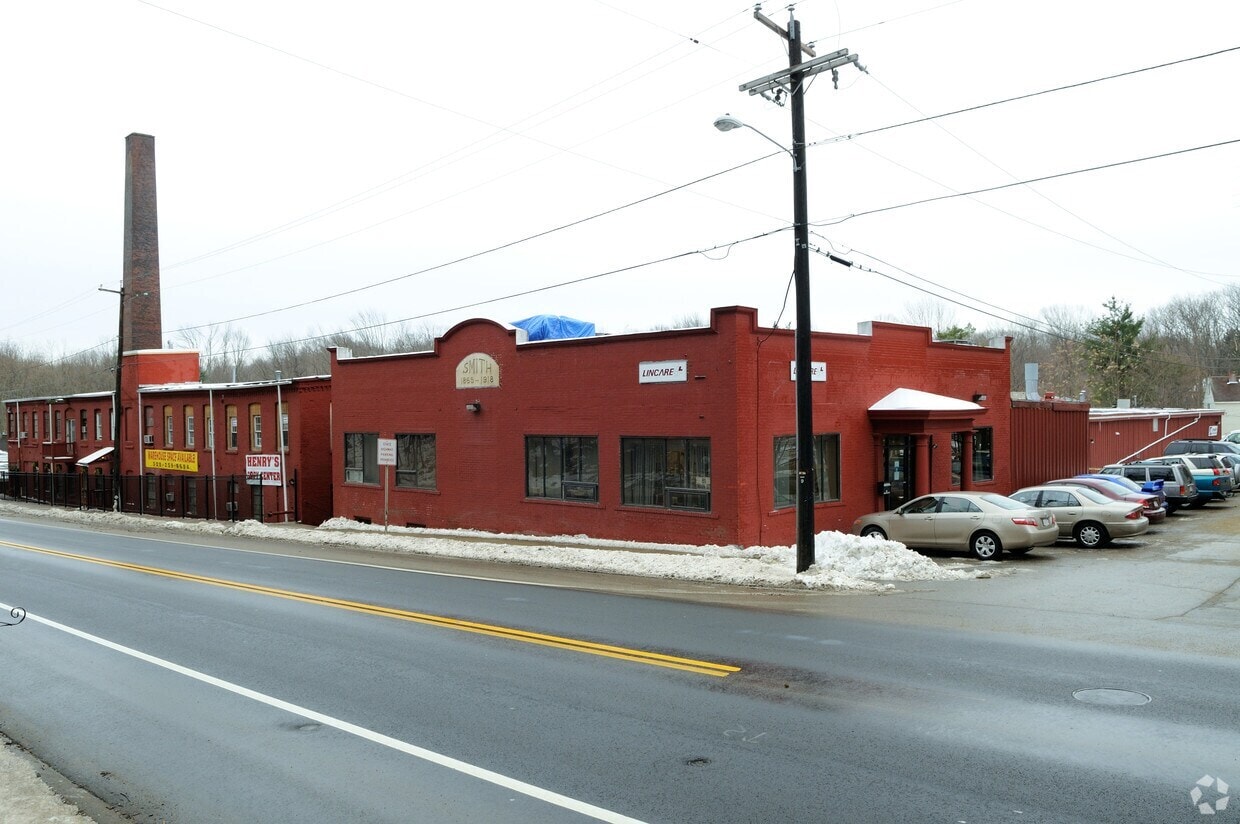 21-69 S Main St, Leicester, MA à louer Photo intérieure– Image 1 sur 1