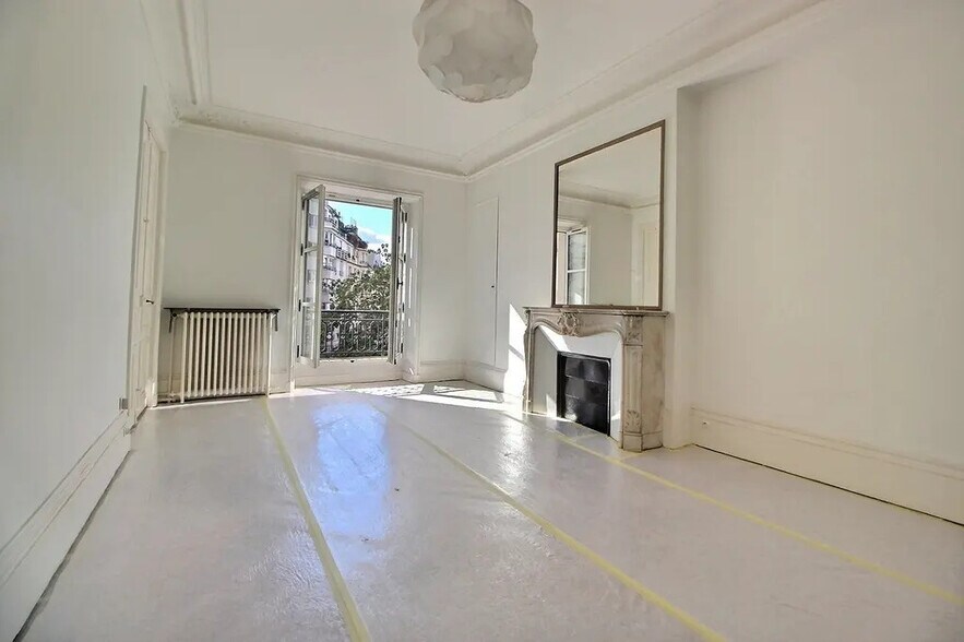 22 Rue De Douai, Paris à louer - Photo de l’immeuble – Image 2 sur 17