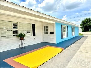 900 Hillcrest Ave, Lake Placid, FL à louer Photo intérieure– Image 2 sur 7