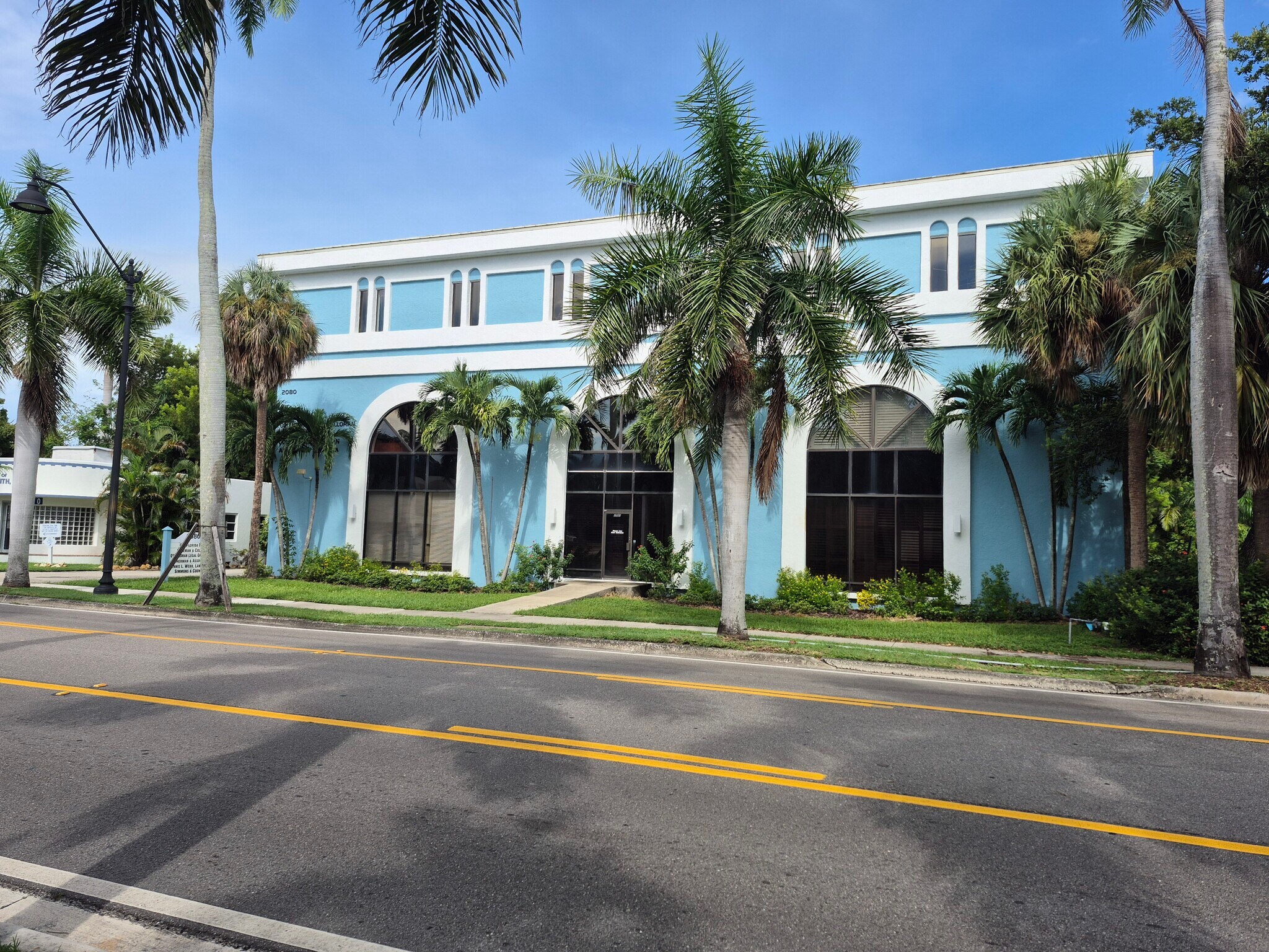 2080 McGregor Blvd, Fort Myers, FL à louer Photo de l’immeuble– Image 1 sur 5