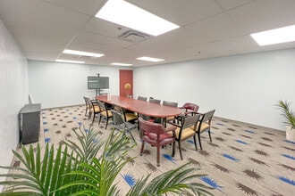 3131 N MacArthur Blvd, Bethany, OK à louer Photo intérieure– Image 2 sur 11