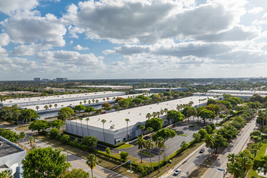 9950 NW 17th St, Miami, FL à louer - Aérien – Image 2 sur 5