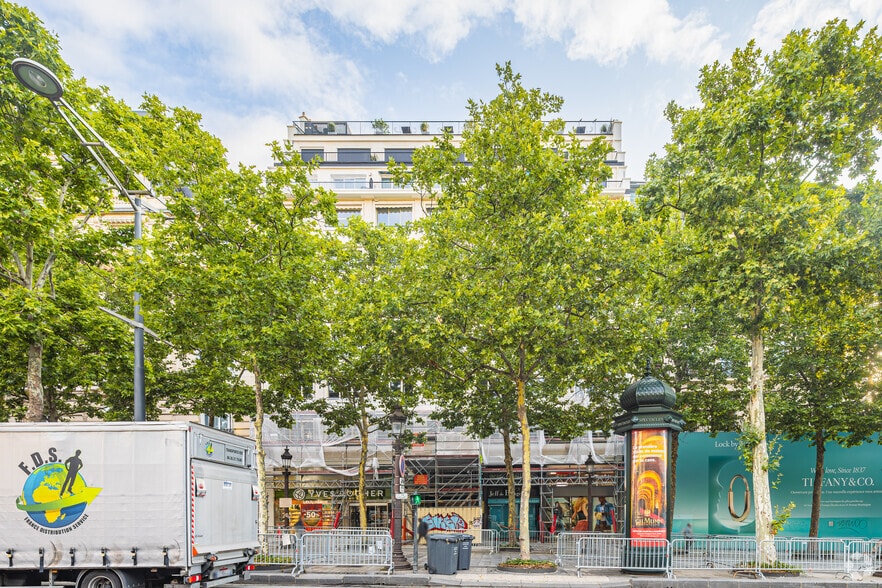 102 Avenue Des Champs Elysées, Paris à louer - Photo de l’immeuble – Image 3 sur 10