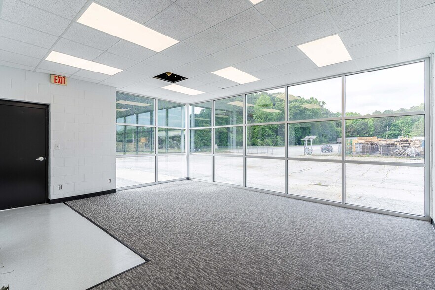 2300 Jonesboro Rd SE, Atlanta, GA à louer - Photo intérieure – Image 2 sur 11