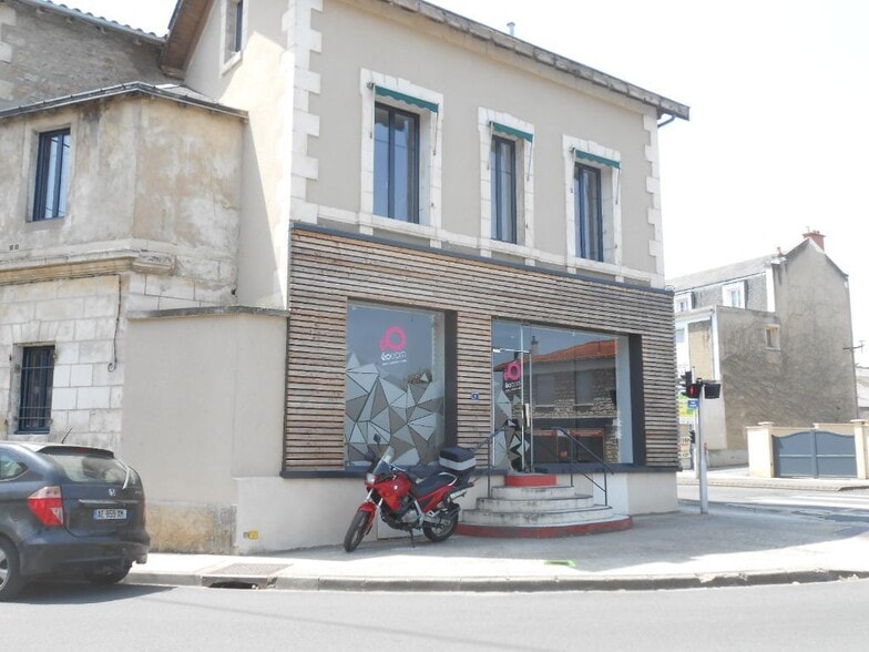 Local commercial dans Poitiers à louer - Photo de l’immeuble – Image 2 sur 4