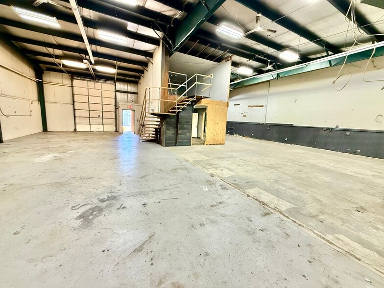 1805 Industrial Park Dr, Normal, IL à louer - Photo de l’immeuble – Image 3 sur 18