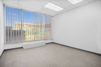 8720 Georgia Ave, Silver Spring, MD à louer Photo intérieure– Image 2 sur 2