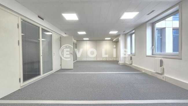 Plus de détails pour 39-41 Rue Louis Blanc, Courbevoie - Bureau à louer