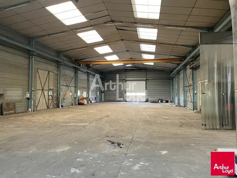 Local d'activités dans Mozé-sur-Louet à vendre - Photo de l’immeuble – Image 2 sur 3
