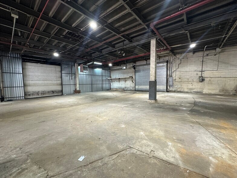 656 Montauk Ave, Brooklyn, NY à louer - Photo de l’immeuble – Image 3 sur 16