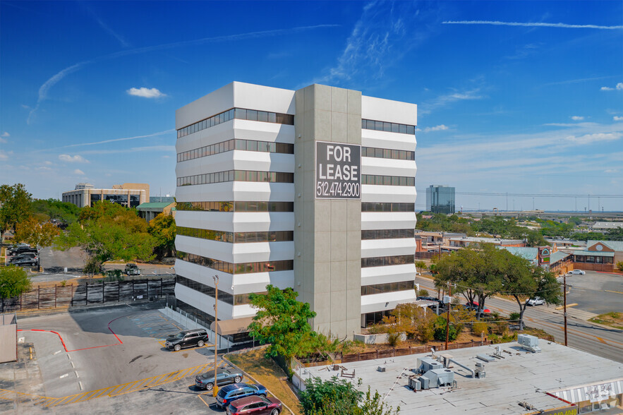 7461 Callaghan Rd, San Antonio, TX à louer - Photo de l’immeuble – Image 3 sur 6