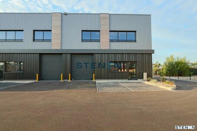 Plus de détails pour Local d'activités à louer