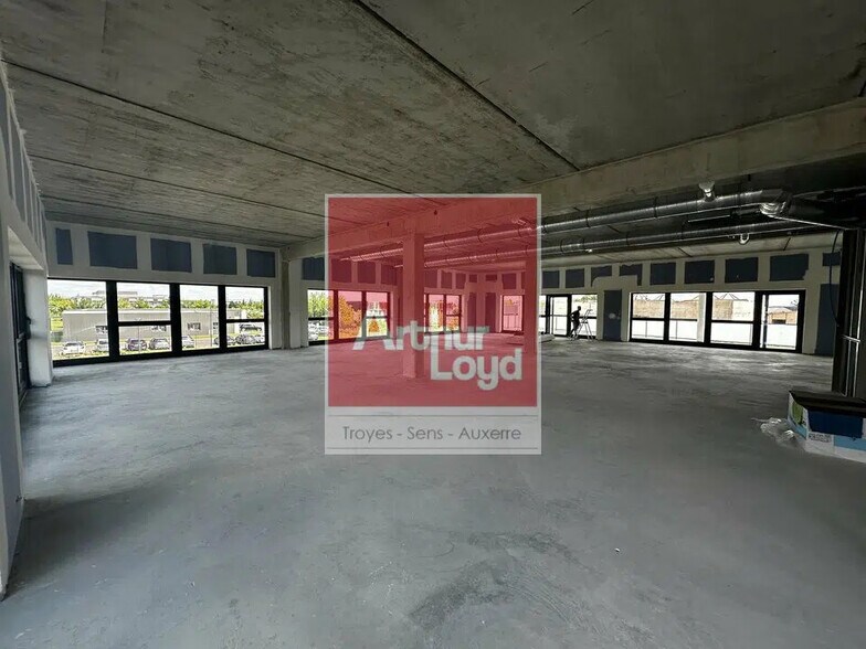 Bureau dans Troyes à louer - Photo de l’immeuble – Image 2 sur 5