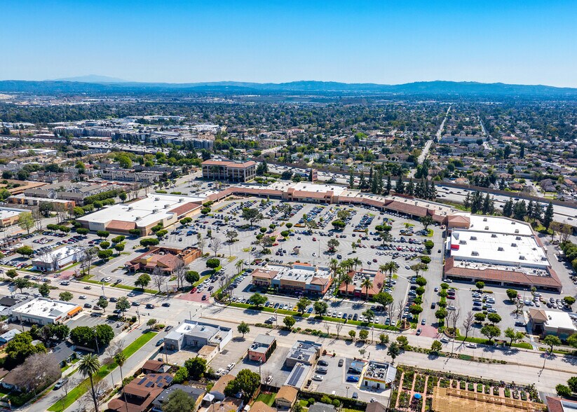 500-660 W Huntington Dr, Monrovia, CA à louer - Photo de l’immeuble – Image 2 sur 9