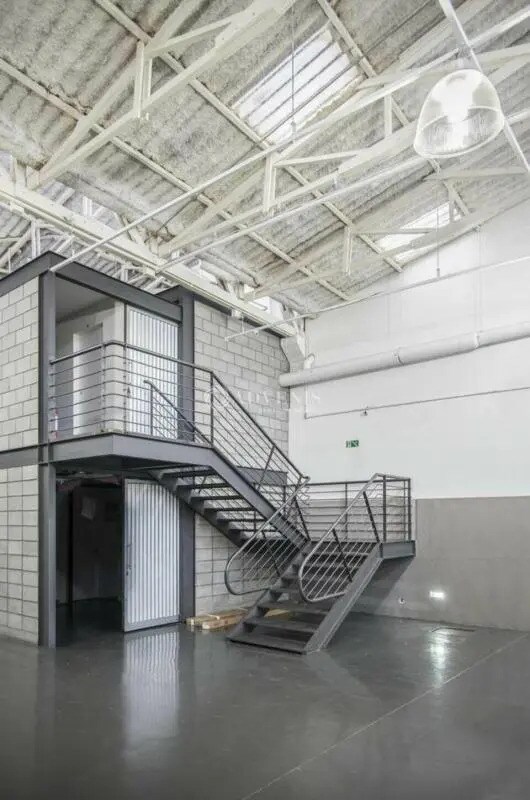 Plus de détails pour Industriel/Logistique à louer