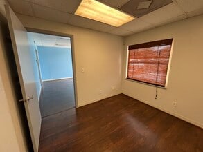 1681-1687 Benchmark Ave, Fort Myers, FL à louer Photo intérieure– Image 1 sur 9