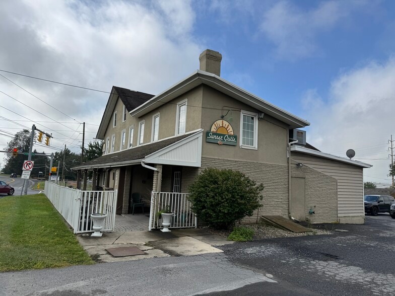 6751 Ruppsville Rd, Allentown, PA à louer - Photo de l’immeuble – Image 1 sur 18