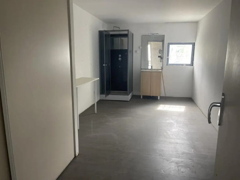 Local d’activités dans Saint-Jean-de-Védas à louer - Photo intérieure – Image 3 sur 5