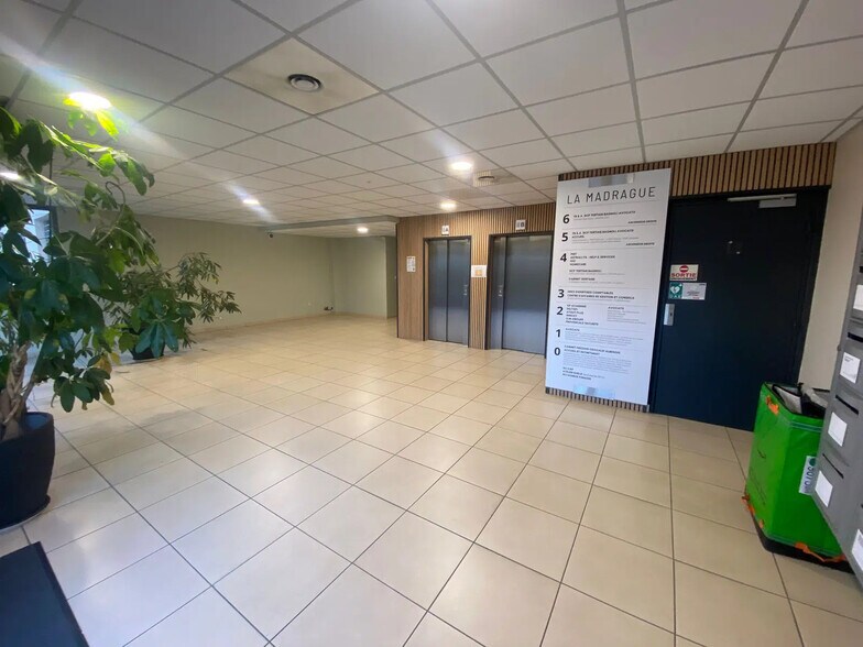 171 Chemin De La Madrague Ville, Marseille à vendre - Hall d’entrée – Image 2 sur 7