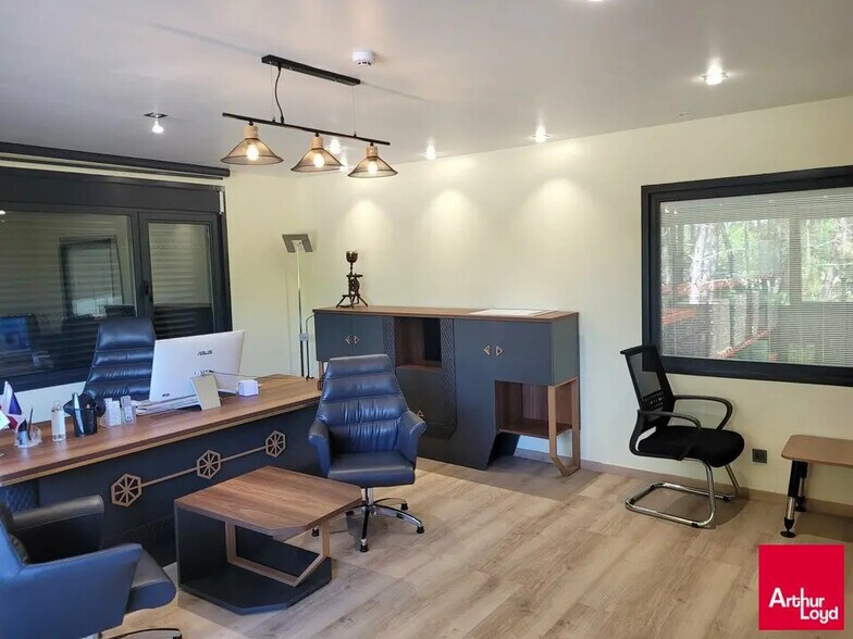 Local d’activités dans Guécélard à louer - Photo intérieure – Image 3 sur 5