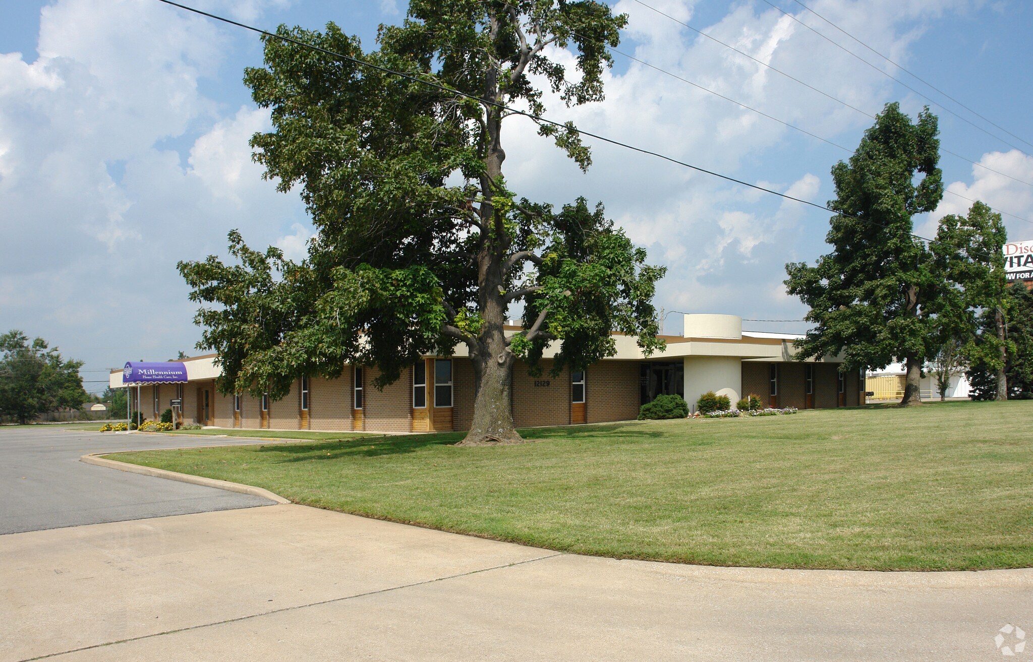 12129 E Skelly Dr, Tulsa, OK à vendre Photo principale– Image 1 sur 5