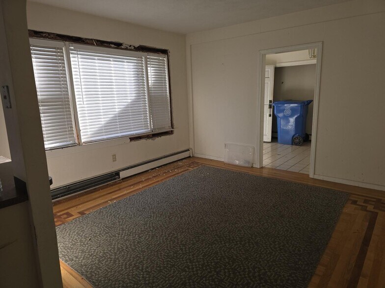 723 Dedham St, Wrentham, MA à vendre - Photo intérieure – Image 2 sur 18