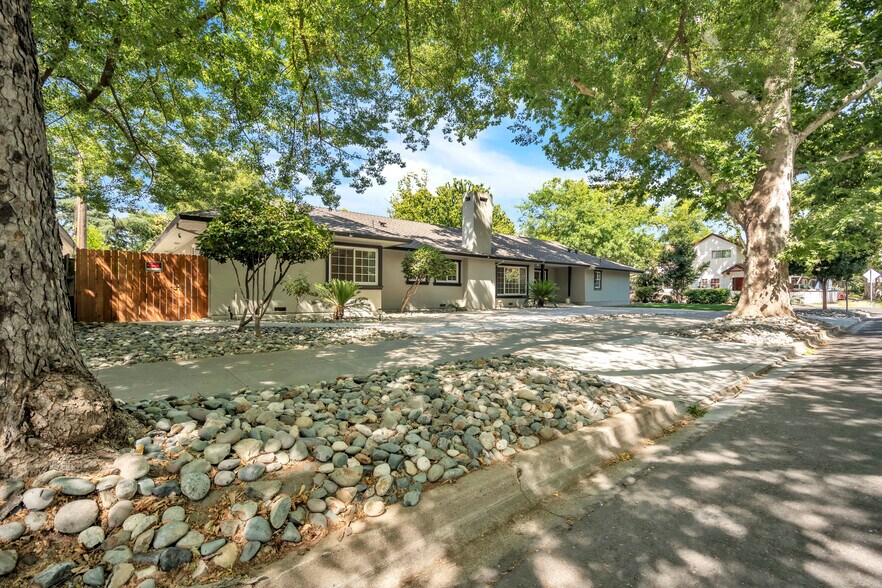 3631 H St, Sacramento, CA à vendre - Photo de l’immeuble – Image 2 sur 67