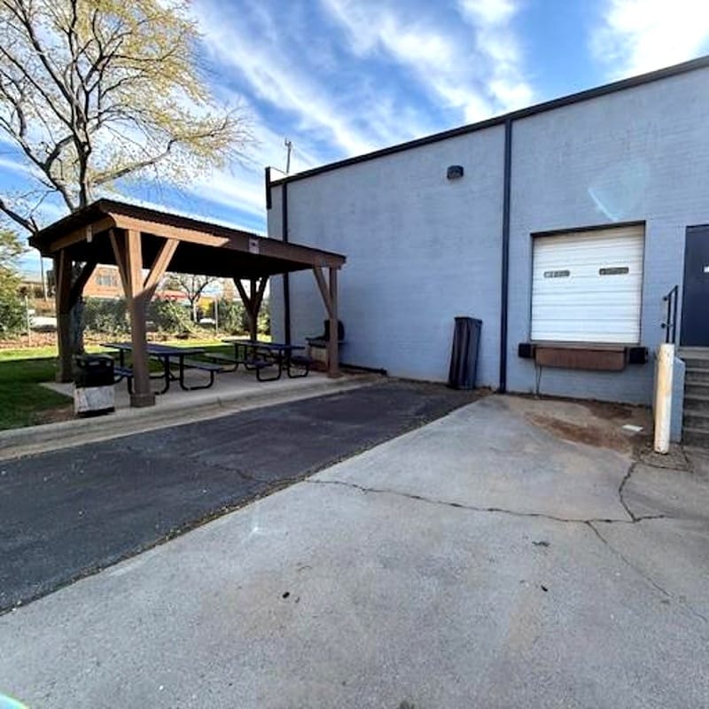 108 Pomona Dr, Greensboro, NC à louer Photo principale– Image 1 sur 5