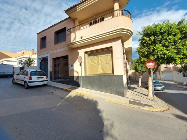 Local commercial dans El Ejido, Almería à louer - Photo de l’immeuble – Image 1 sur 14