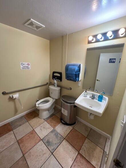 31 Soledad Dr, Monterey, CA à vendre - Photo de l’immeuble – Image 2 sur 17