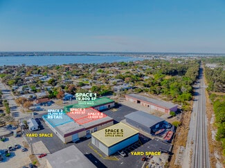 Plus de détails pour 657 NE Dixie Hwy, Jensen Beach, FL - Local commercial, Industriel/Logistique à louer