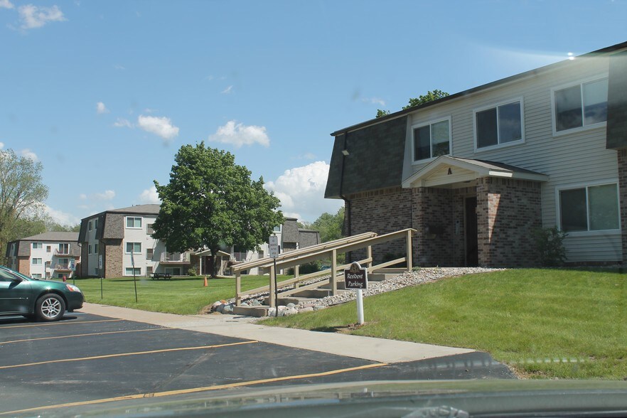 601 S Norton St, Corunna, MI à vendre - Photo de l’immeuble – Image 3 sur 4