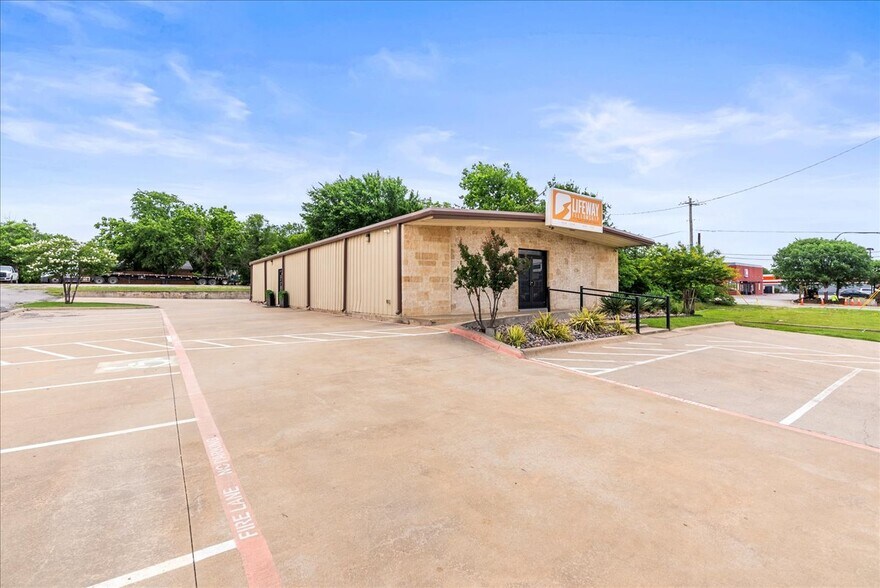 106 E Princeton Dr, Princeton, TX à vendre - Photo de l’immeuble – Image 2 sur 24