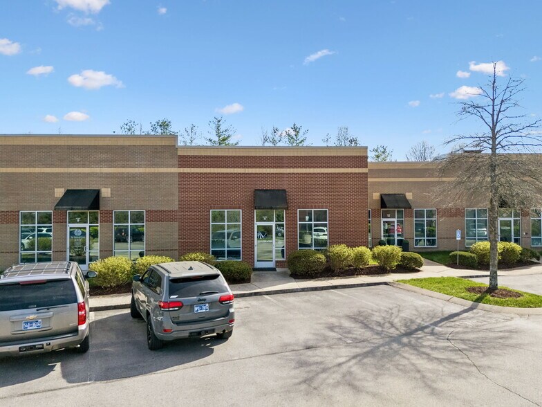 8115 Isabella Ln, Brentwood, TN à vendre - Photo de l’immeuble – Image 1 sur 25