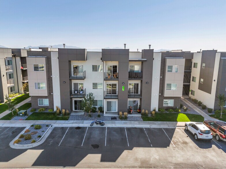 548 E 300 N, Vineyard, UT à vendre - Photo principale – Image 1 sur 34