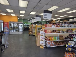 805-825 W San Marcos Blvd, San Marcos, CA à louer Photo intérieure– Image 1 sur 4