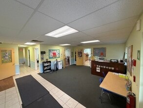170 Township Line Rd, Hillsborough, NJ à louer Photo intérieure– Image 1 sur 13