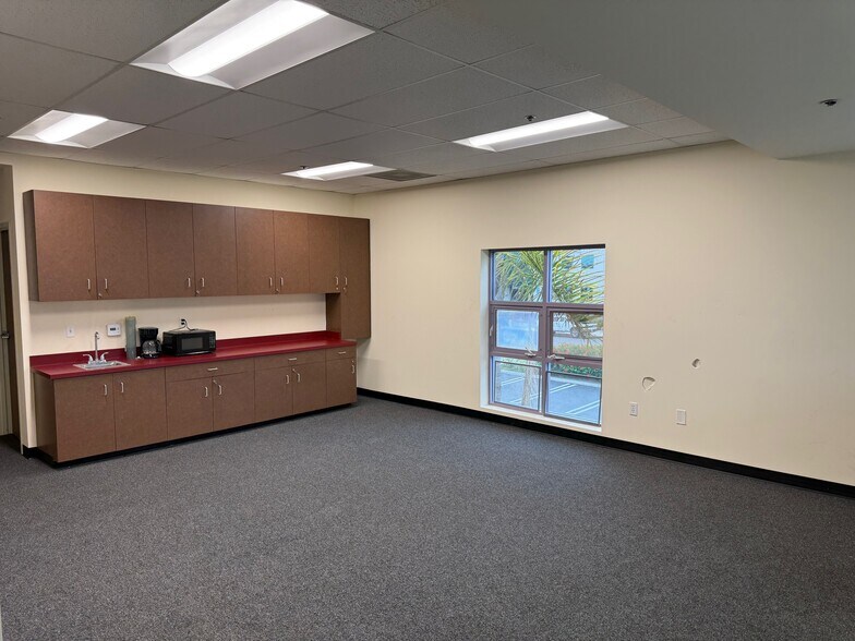 1201 Maulhardt Ave, Oxnard, CA à louer - Photo de l’immeuble – Image 3 sur 20