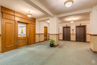 105 N Hudson Ave, Oklahoma City, OK à louer Photo intérieure– Image 1 sur 9