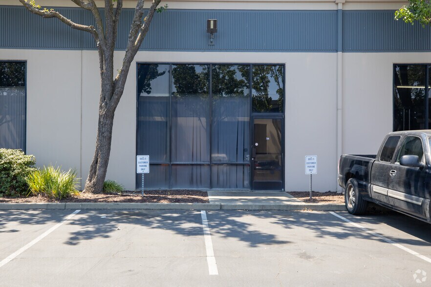 1650 Bell Ave, Sacramento, CA à louer - Photo de l’immeuble – Image 3 sur 6
