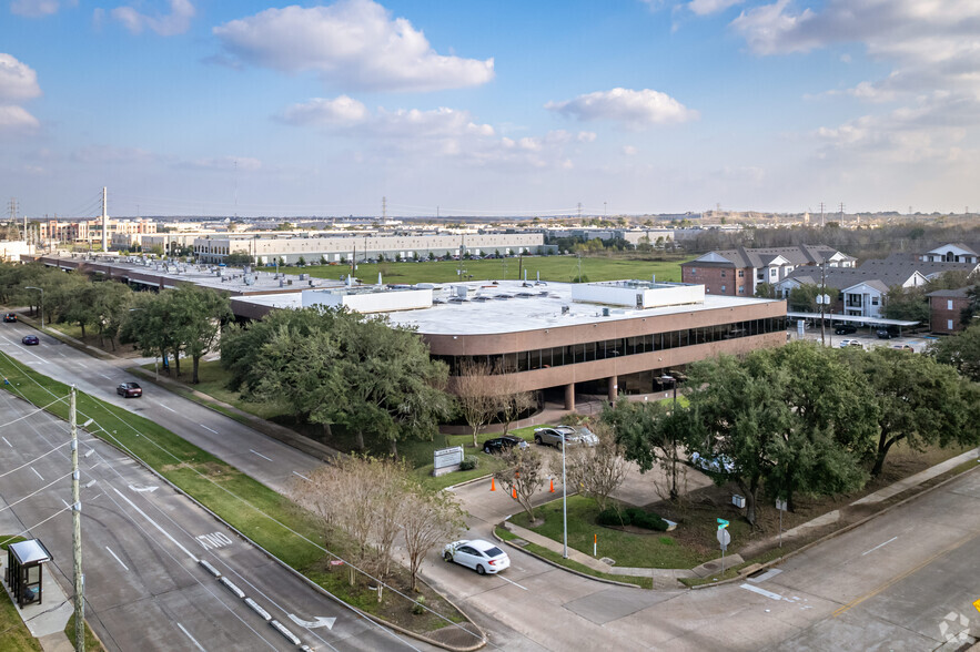 2575 W Bellfort St, Houston, TX à louer - Aérien – Image 3 sur 4