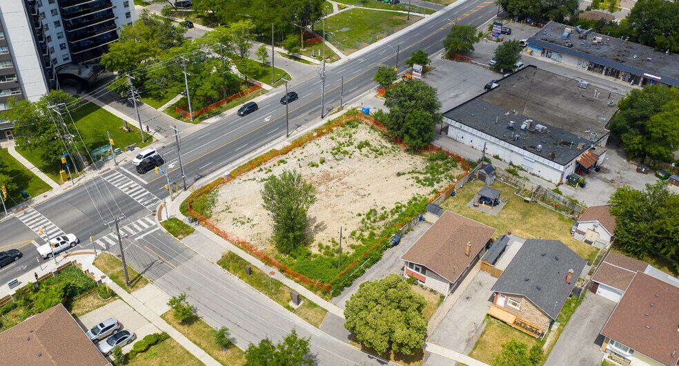 1339 Danforth Rd, Toronto, ON à vendre - Photo de l’immeuble – Image 3 sur 7