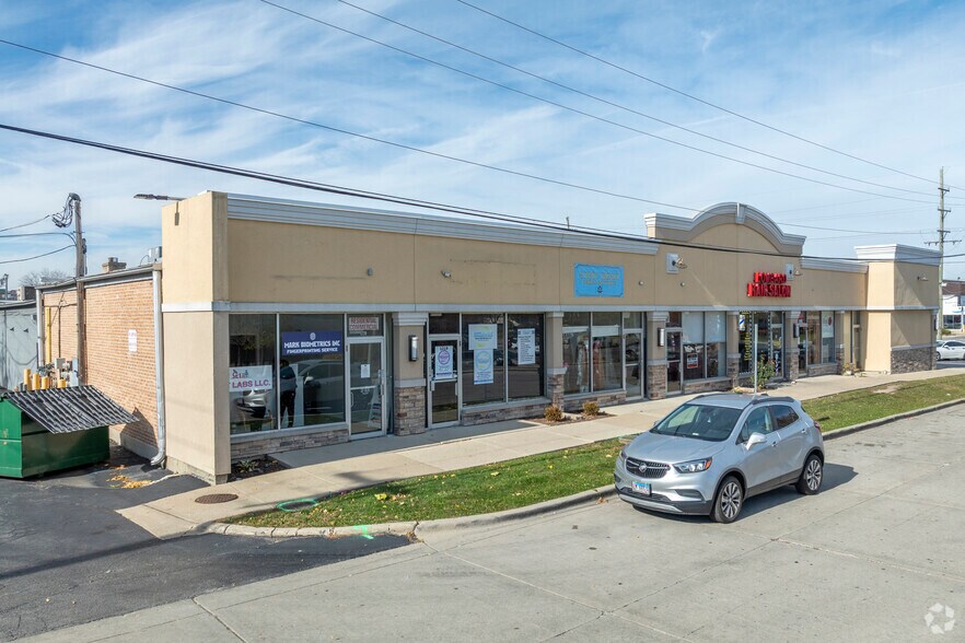 95-129 E Roosevelt Rd, Lombard, IL à louer - Photo de l’immeuble – Image 2 sur 6