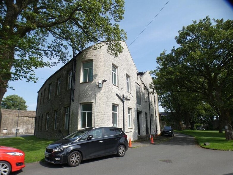 Main St, Skipton à vendre - Photo de l’immeuble – Image 3 sur 15