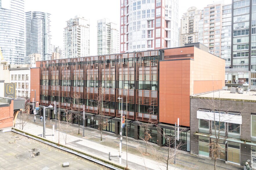 978 Granville St, Vancouver, BC à louer - Photo principale – Image 1 sur 4